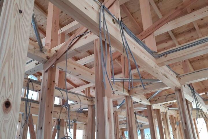 階段の手すりは重要？手すりの取り付け方や注意点を詳しく解説