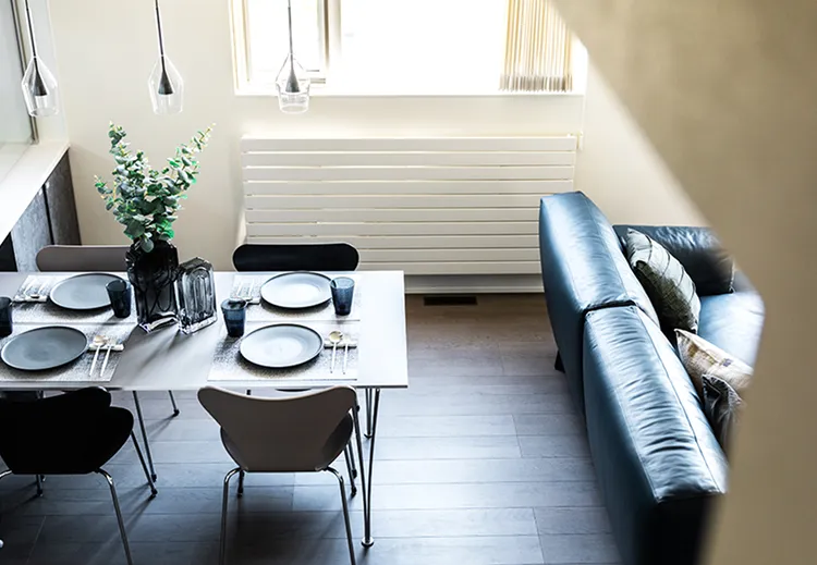 写真：パネルヒーター：インゾーネの家