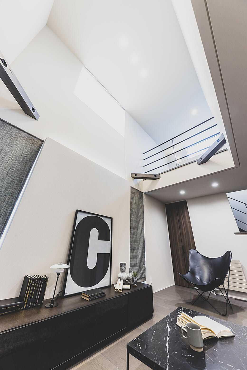 インゾーネの家 旅先のホテルで過ごすように、心を満たす家。