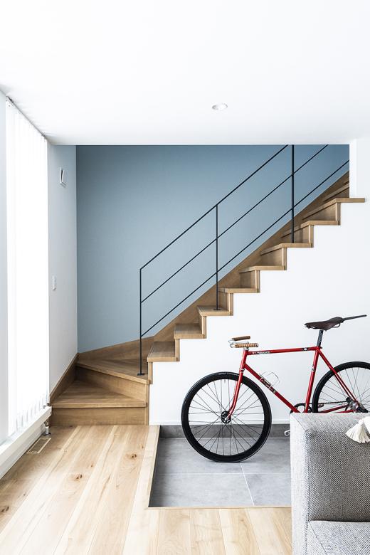 インゾーネの家 家族みんなのためのリビングを中心に考えた、シンプルモダンな家。