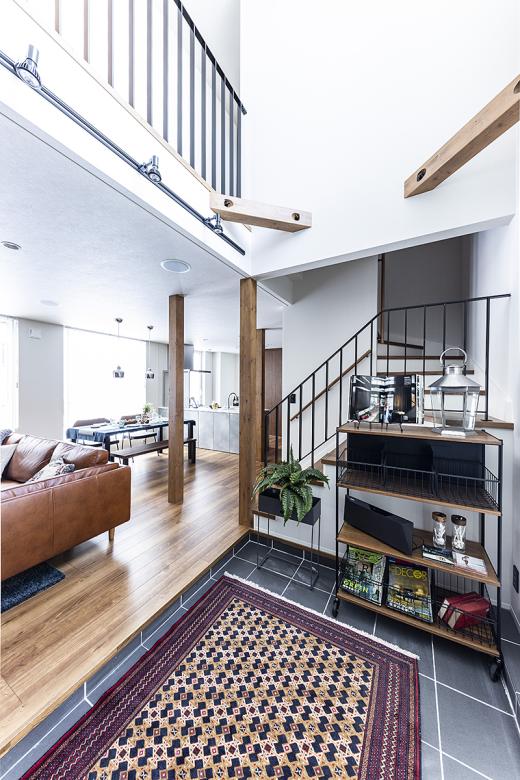 インゾーネの家 屋上でゆっくり休日を楽しむ、スカイバルコニーがある家。